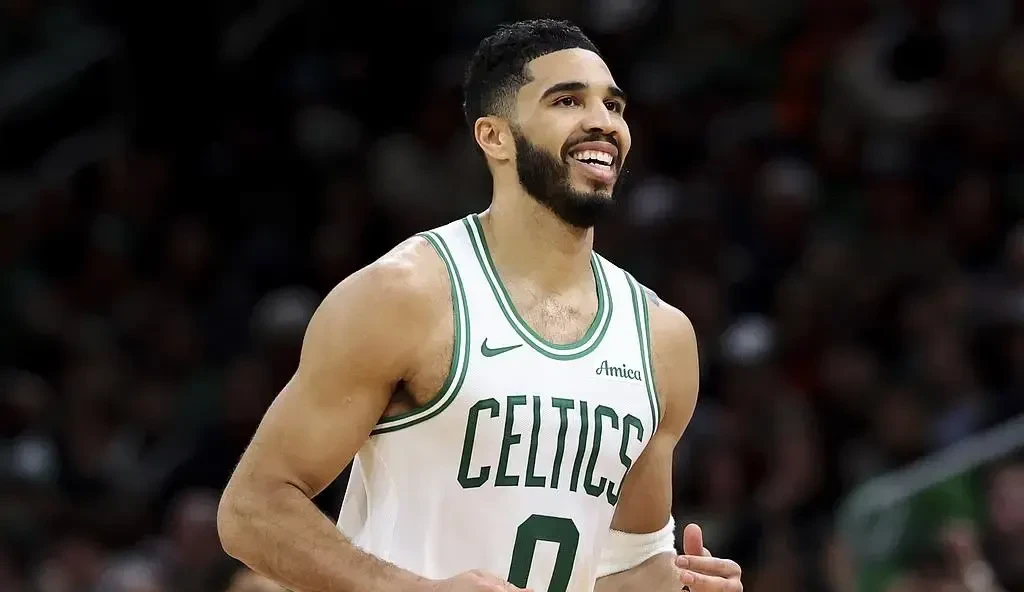 关于雄鹿队逆转雷霆，展现不屈精神的信息