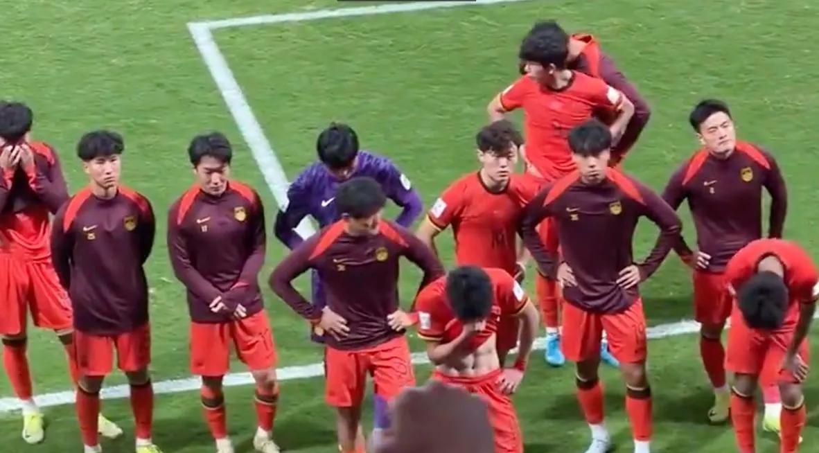 包含本菲卡打破进球荒，曼联球迷集体高唱助威！的词条