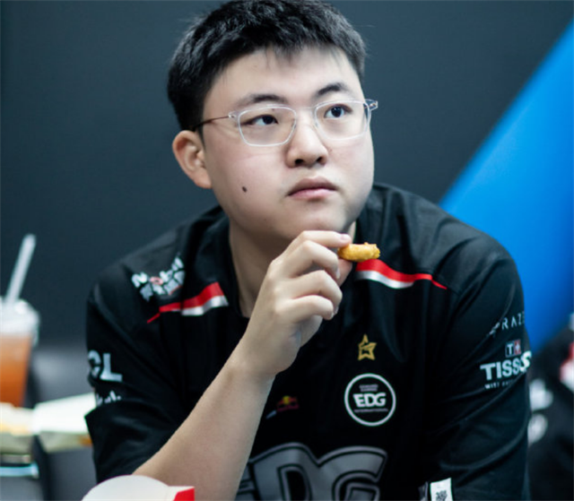 关于Rookie在G2比赛中大胜，精彩发挥引发热议！的信息