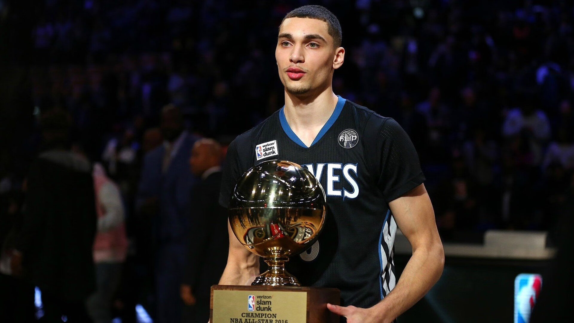 德布劳内迎来十五赛季出色发挥，热火观众热烈欢呼！热度持续攀升